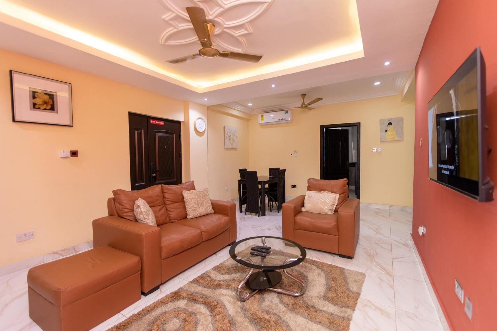 Washington Apartments - Just 25Mins Drive From The Airport Kwashieman Exterior foto