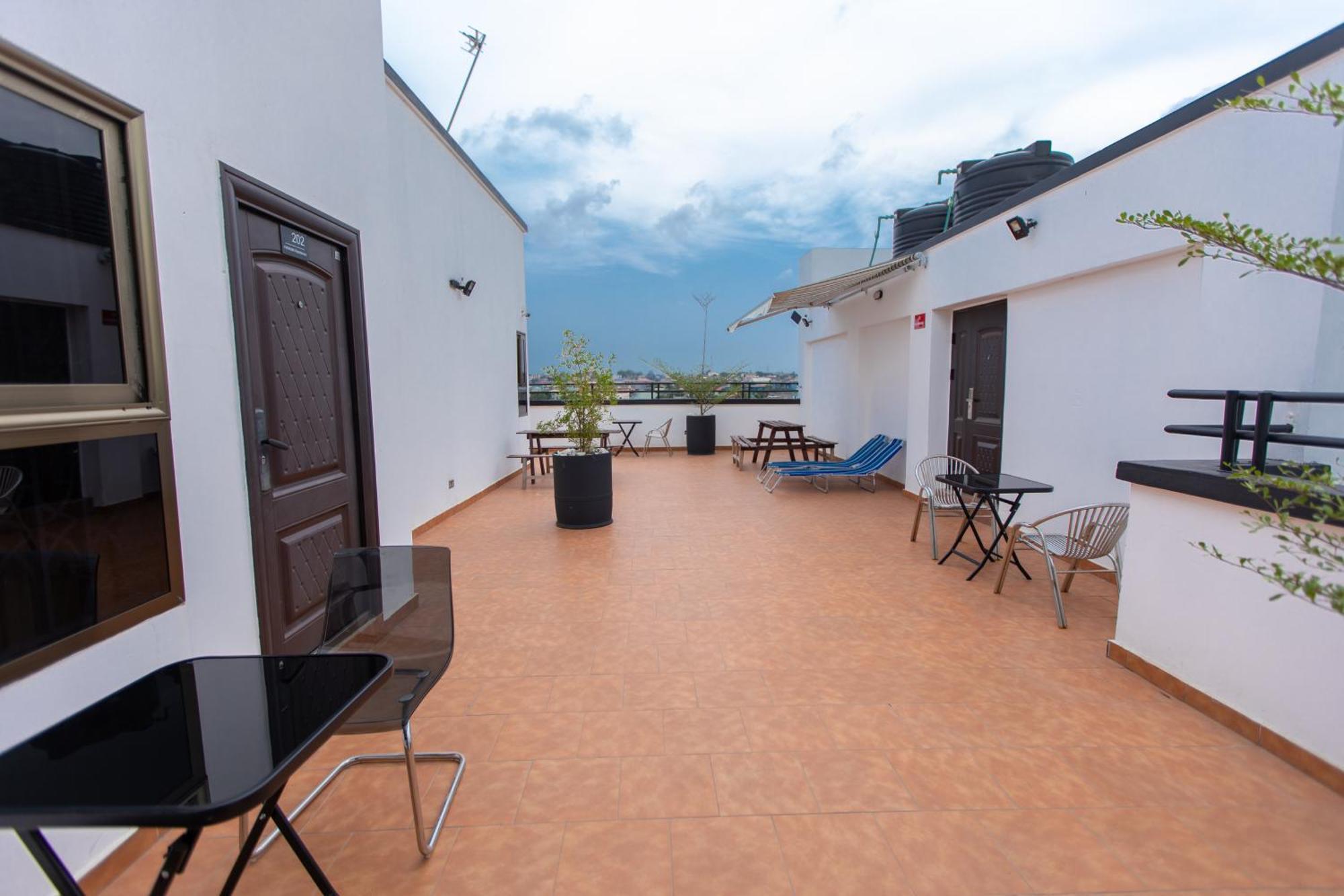 Washington Apartments - Just 25Mins Drive From The Airport Kwashieman Exterior foto