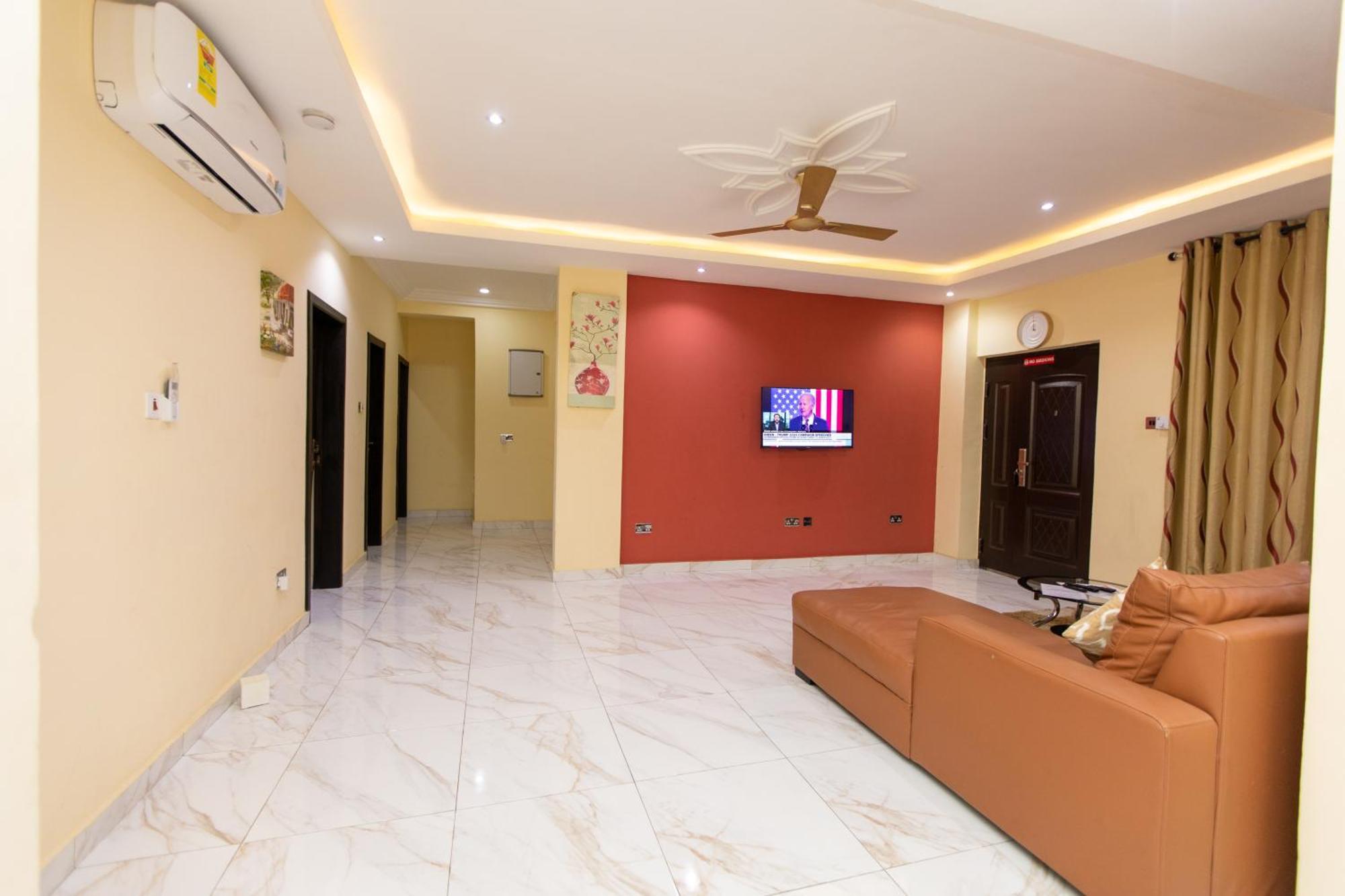 Washington Apartments - Just 25Mins Drive From The Airport Kwashieman Exterior foto